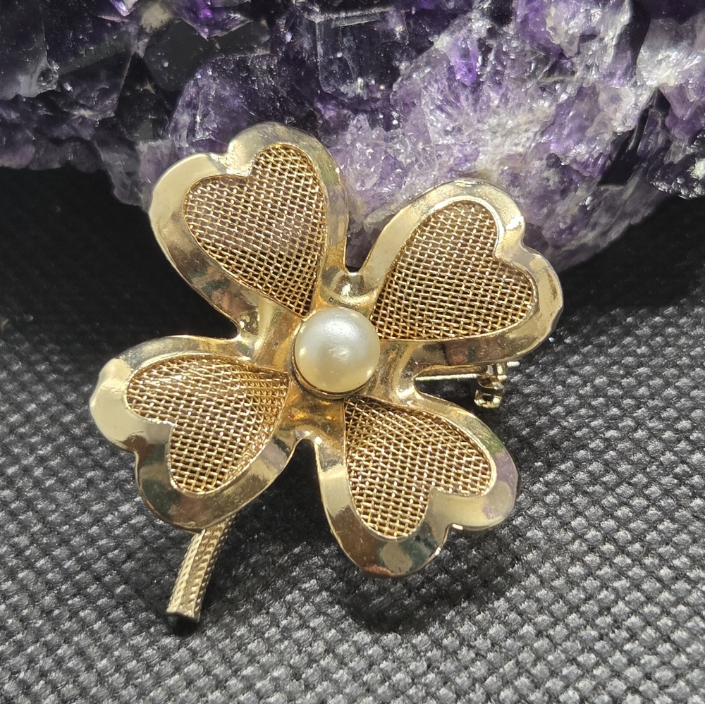 Coro Gold Clover Brooch with Pearl Accent